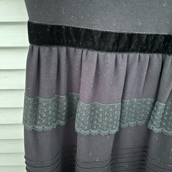 Red Valentino Black Short Sleeve Lace Velvet Trim Scalloped Knee Length Dress L - Picture 8 of 14